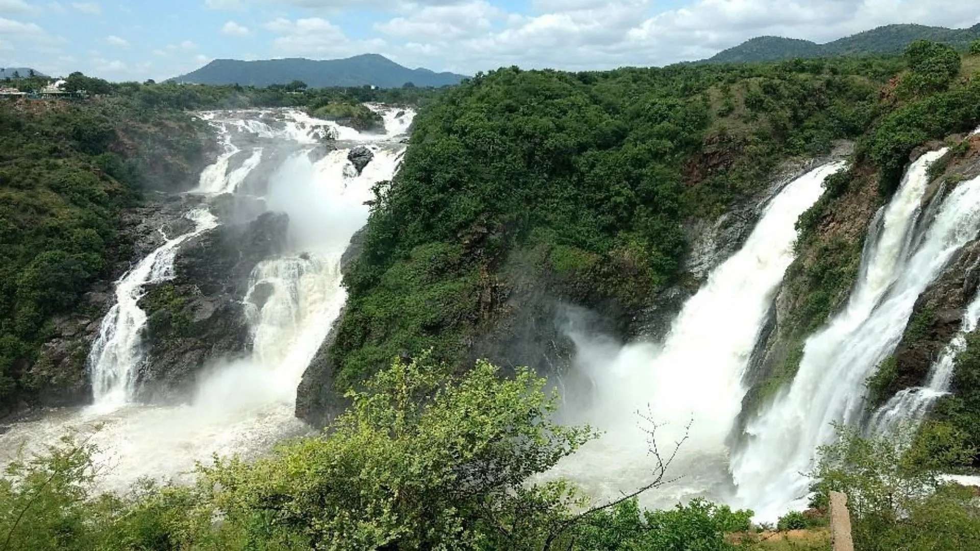 Shivanasamudra Falls